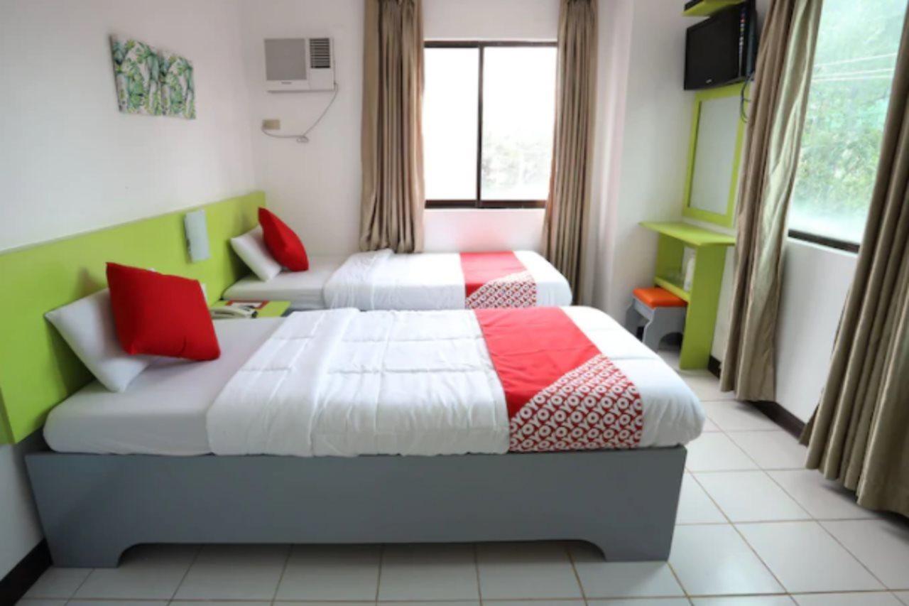 Oyo 210 Apple Tree Suites Cebu Екстериор снимка