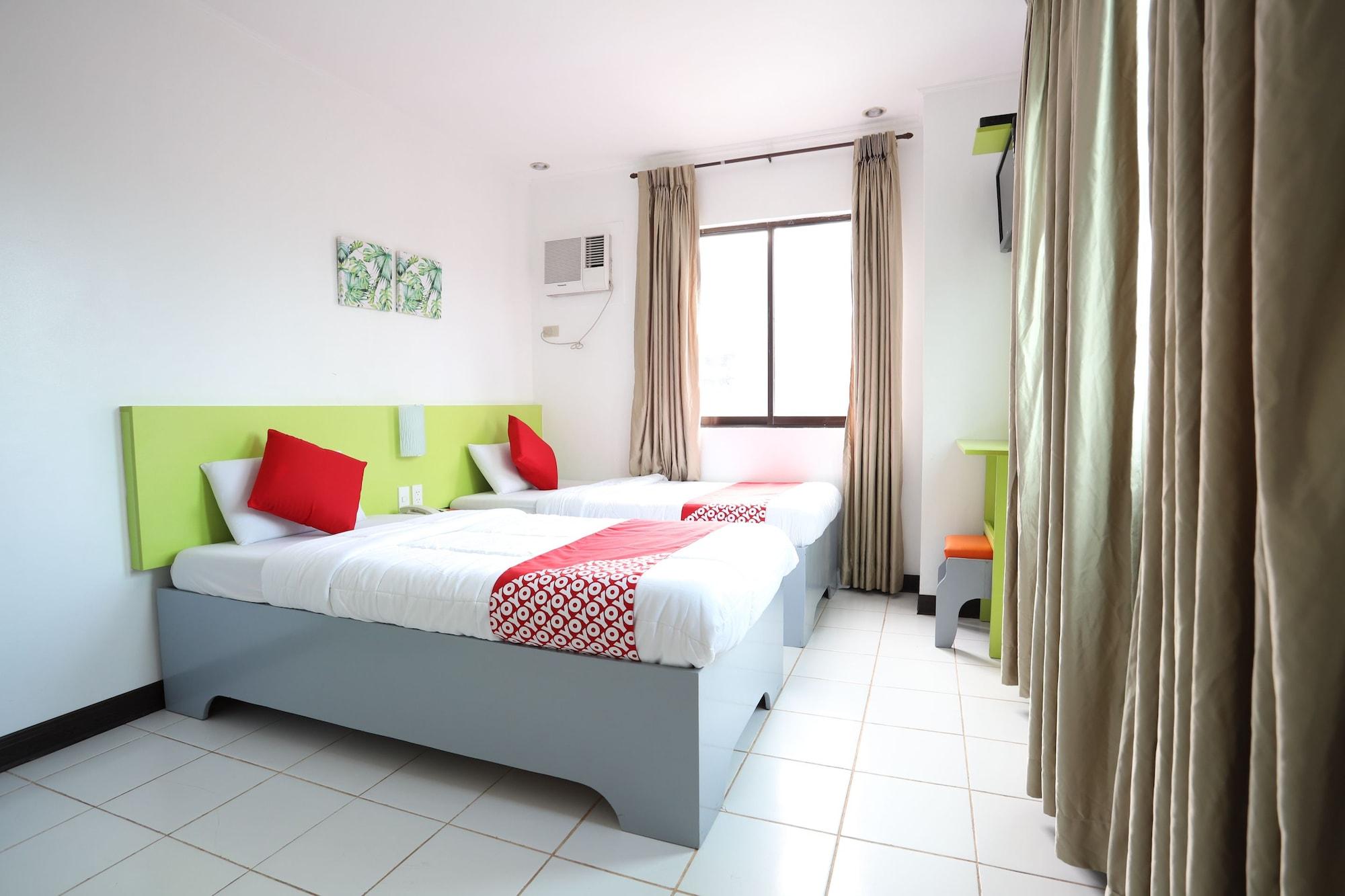 Oyo 210 Apple Tree Suites Cebu Екстериор снимка