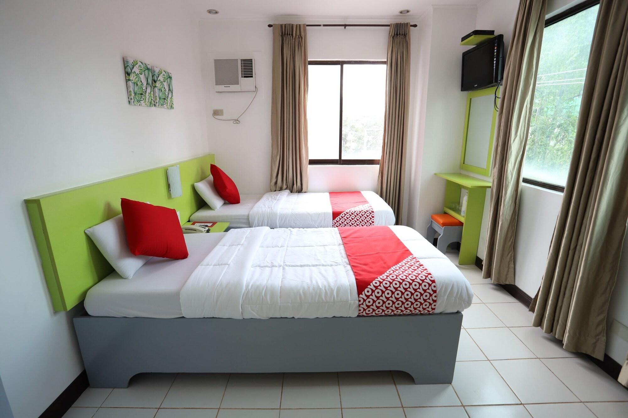 Oyo 210 Apple Tree Suites Cebu Екстериор снимка