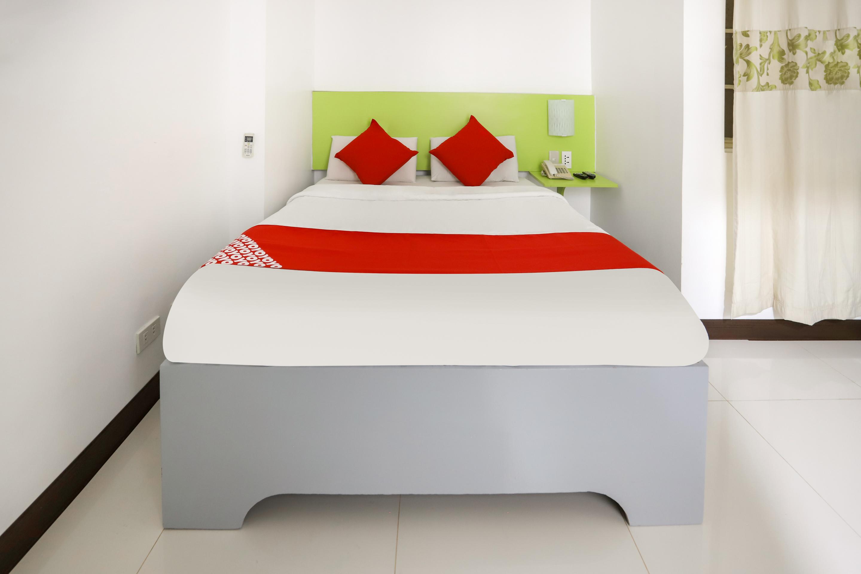 Oyo 210 Apple Tree Suites Cebu Екстериор снимка