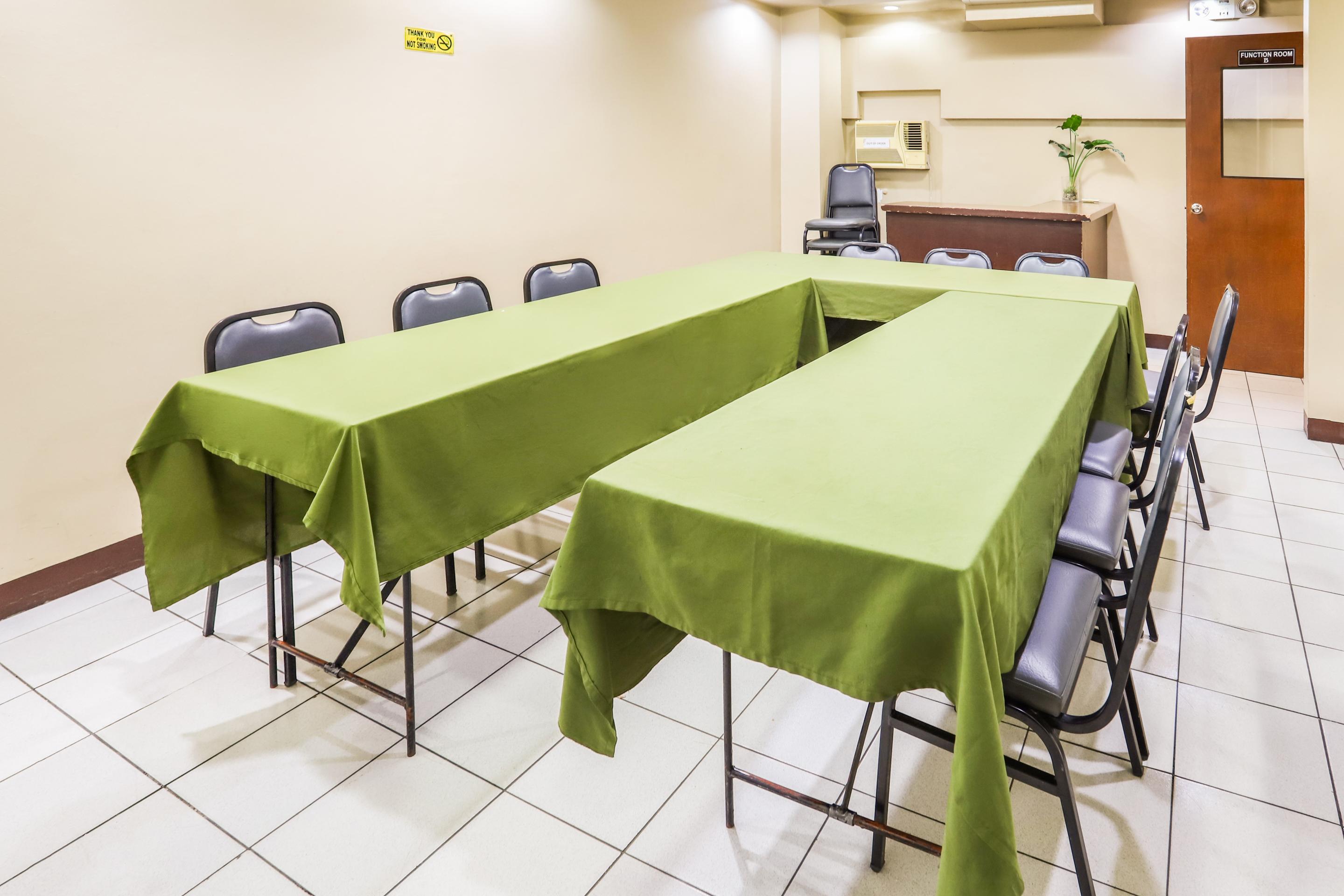 Oyo 210 Apple Tree Suites Cebu Екстериор снимка