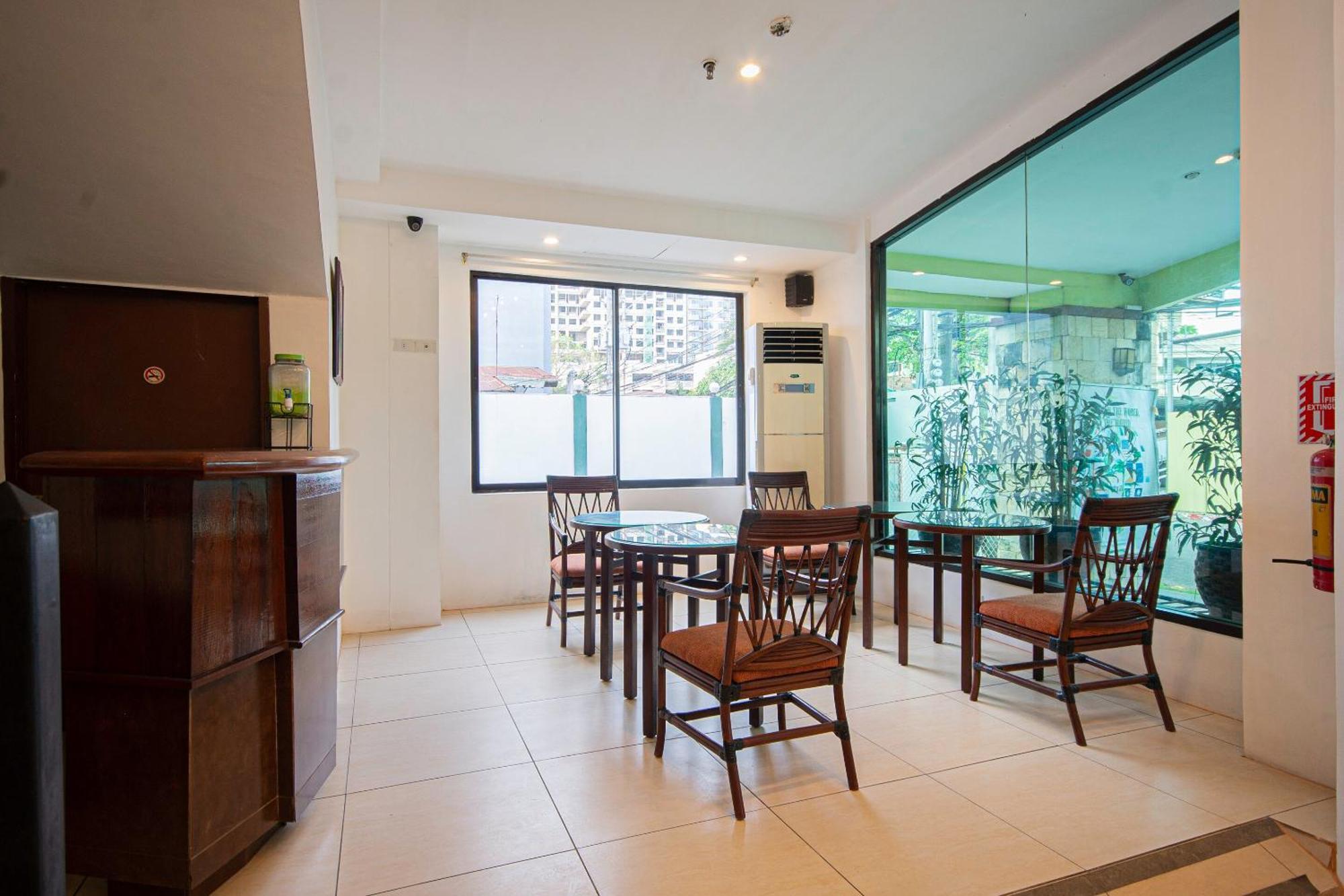 Oyo 210 Apple Tree Suites Cebu Екстериор снимка