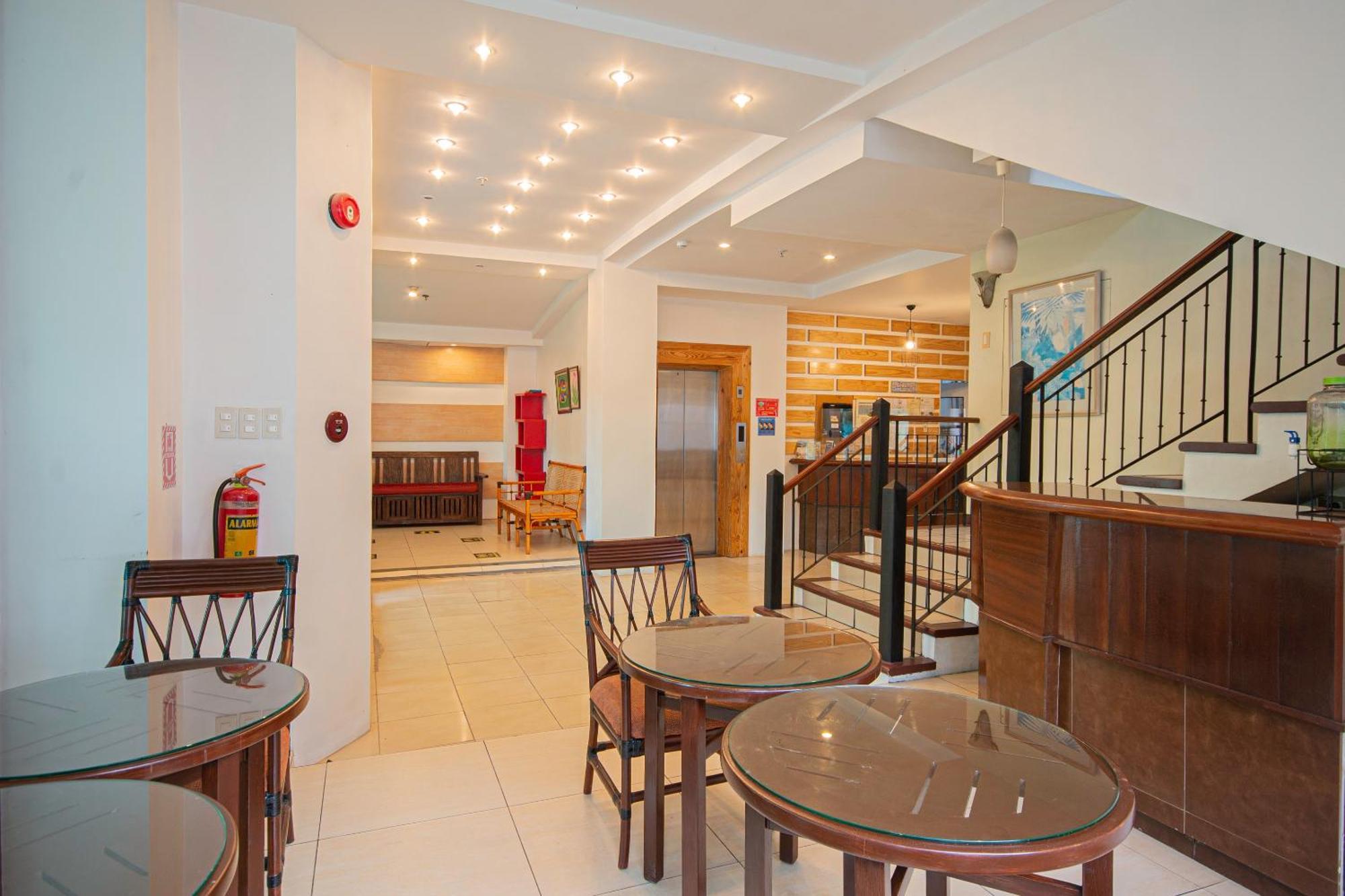 Oyo 210 Apple Tree Suites Cebu Екстериор снимка