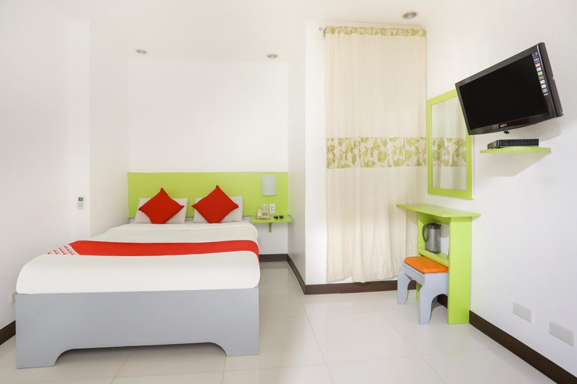 Oyo 210 Apple Tree Suites Cebu Екстериор снимка